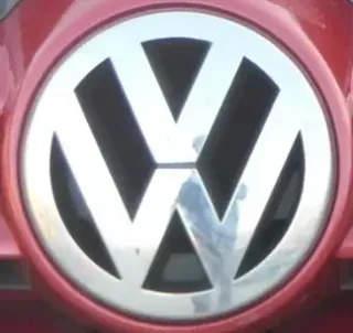 VW Passat 3C B6 NUR Logo Emblem im Kühlergrill Grill Chrom 3C0853601C Golf Plus - Bild 1