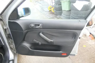 1x VW Golf 4 Bora Türverkleidung Verkleidung Tür vorne rechts 4/5-Türer schwarz - Bild 4
