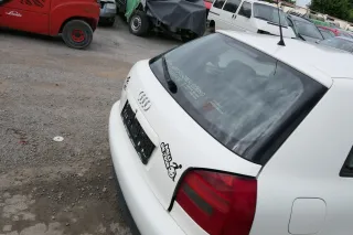 Audi A3 8L bis cBj. ca1999 Heckklappe Kofferraumklappe Klappe hinten weiß LY9G - Bild 3