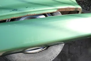 VW Polo 6N Stoßstange hinten 2-geteilte Heckstoßstange grün LA6P Stoßfänger - Bild 6