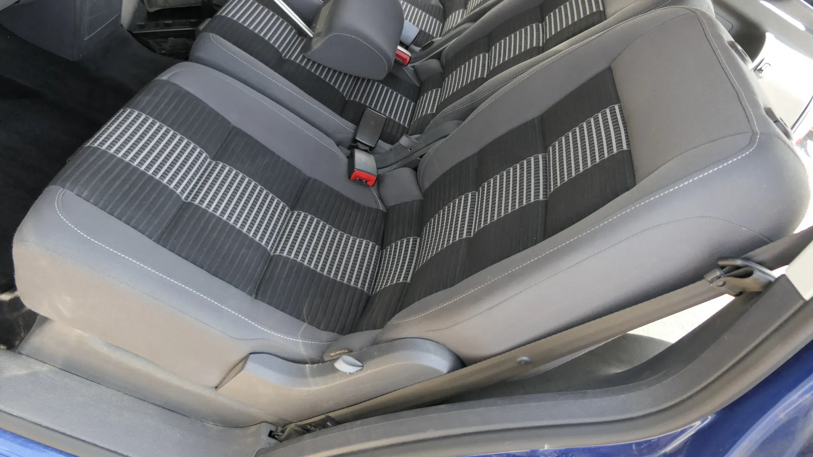 VW Touran Sitz hinten links anthrazit (hinterm Fahrersitz) Rücksitz United - Bild 1