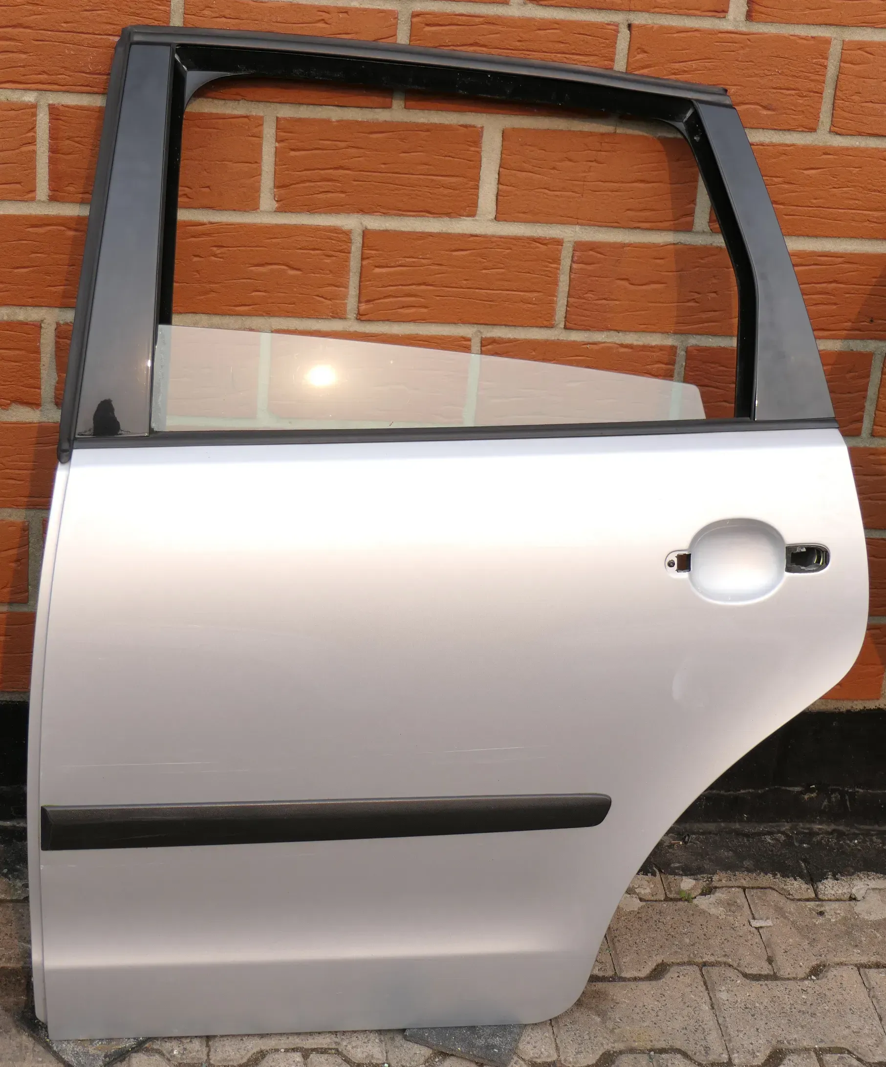 VW Polo 9N 9N3 Tür hinten links silber LA7W 4/5-Türer - Bild 1