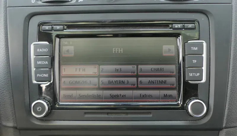 VW Passat 3C Golf 5 Touran Radio CD RCD510 3C8035195F mit Code - SD Karte - Bild 1