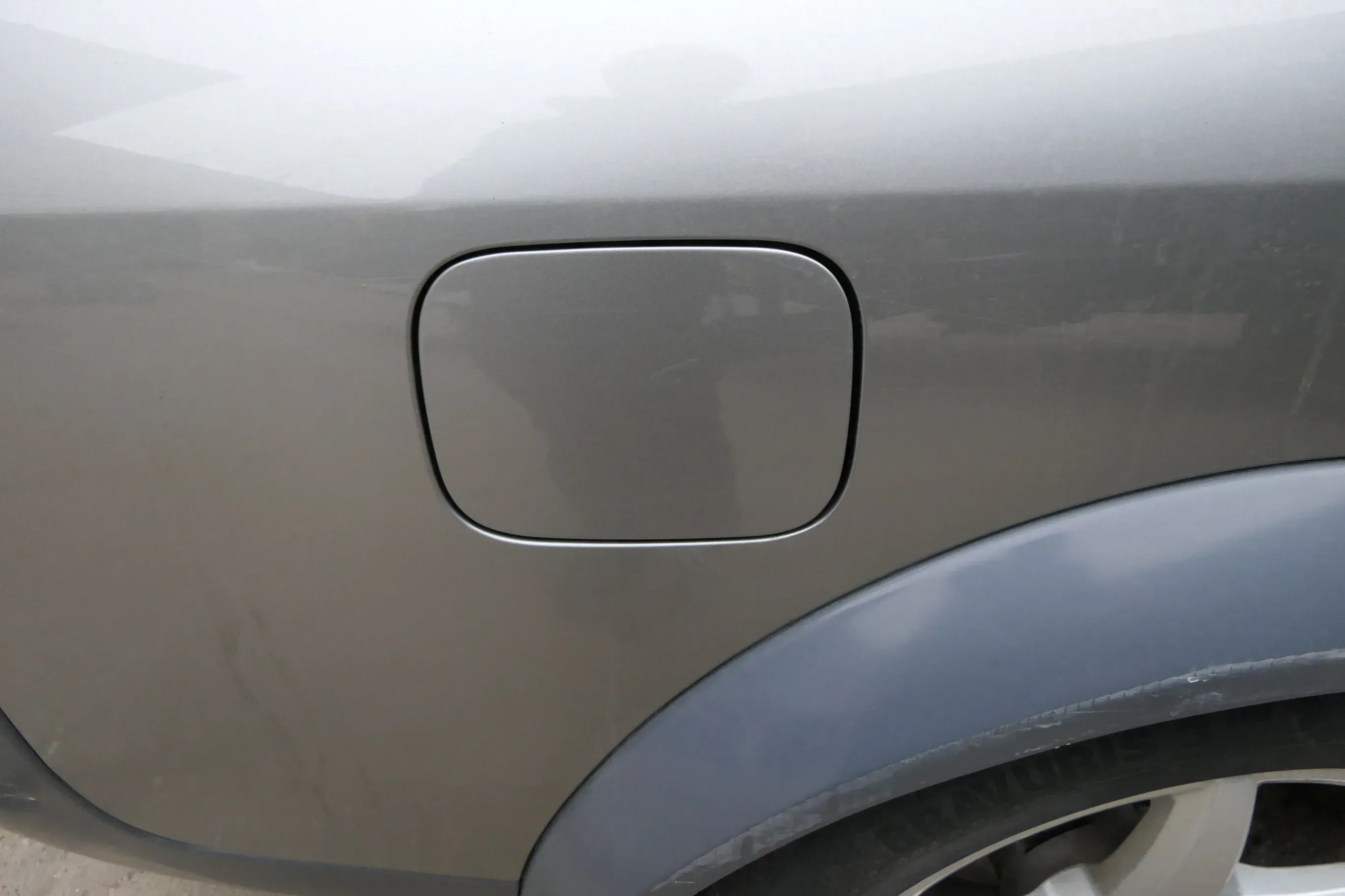 Audi A6 4B 4Z Tankdeckel Tankklappe Tank Deckel Klappe grau LY7Q - Bild 1