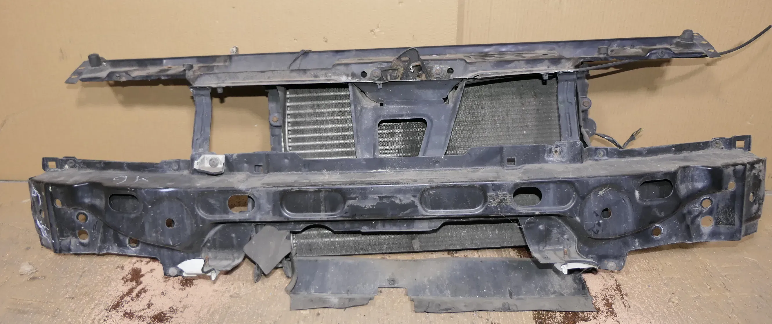 VW Caddy 9K Polo Schloßträger Rahmen um Kühler 628mmx377 6K0805591T für Klima - Bild 1