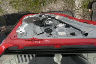 VW Polo 9N 9N3 Cross Tür hinten links rot LP3G 4/5-Türer mit Scheibe - Bild 3