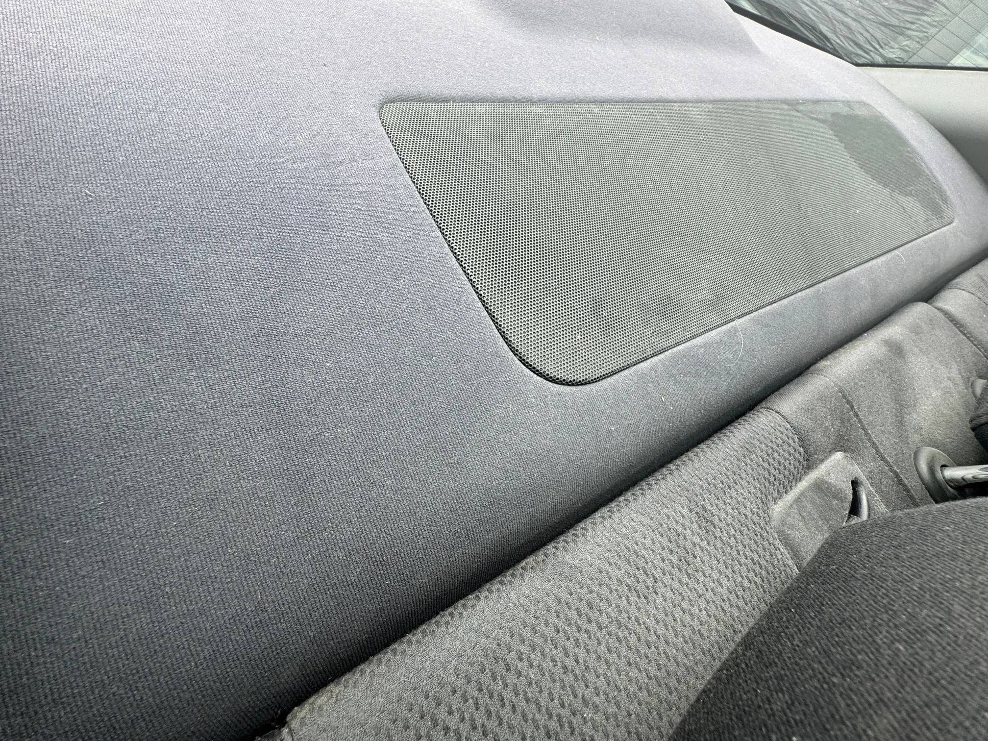 Audi A4 8E B6 B7 Limousine Laderaumabdeckung Hutablage Kofferraum dunkel - Bild 1