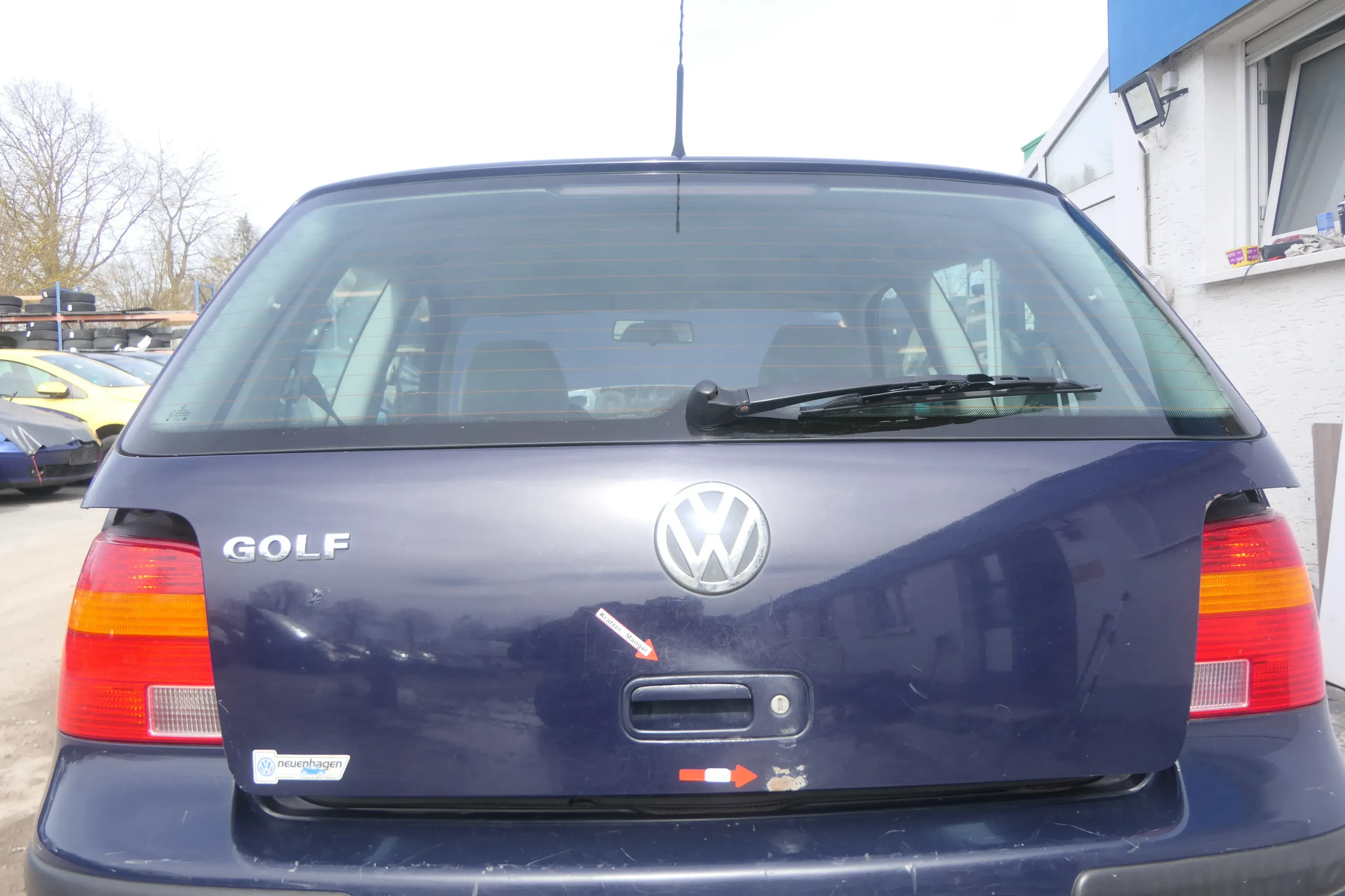 VW Golf 4 Limousine Heckklappe Kofferraumklappe Klappe hinten blau LA5G -ohneAnb - Bild 1