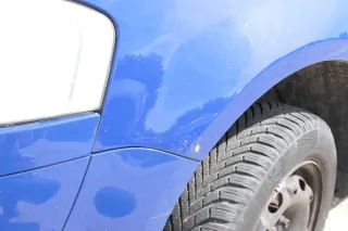 VW Fox Kotflügel vorne links blau LL5M - Bild 5