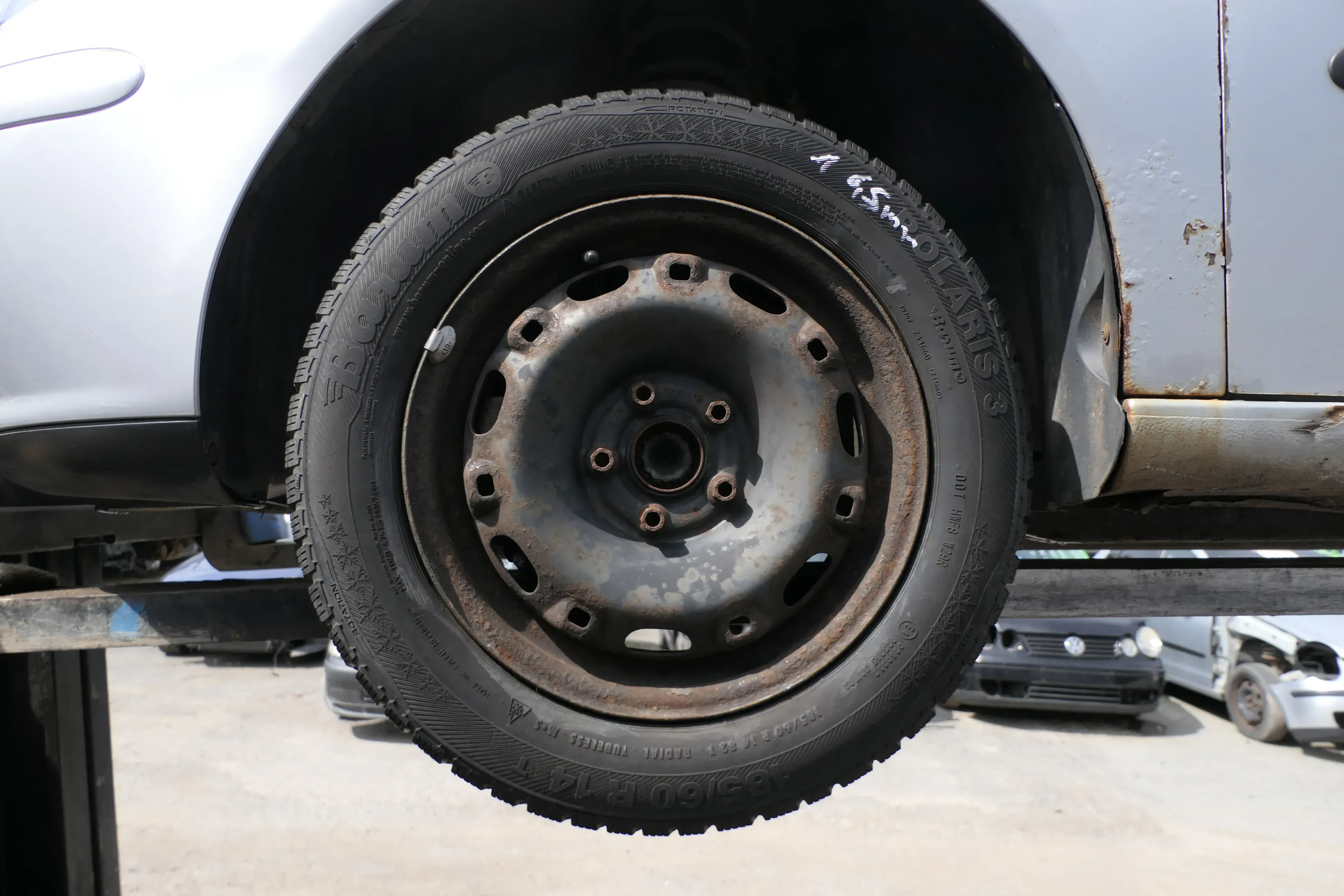 4x Polo 6R 9N Ibiza Felgen 185/60 R14 H Winterreifen M+S 6jx15 ET38 Reifen 5-6mm - Bild 1