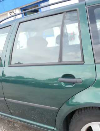 VW Golf 4 Bora Tür hinten links nur Kombi / Variant grün LC6M - ohne Anbauteile - Bild 1