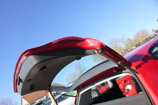 VW Golf 5 V Heckklappe hinten Kofferraumklappe + Scheibe rot LY3D - Delle - Bild 2