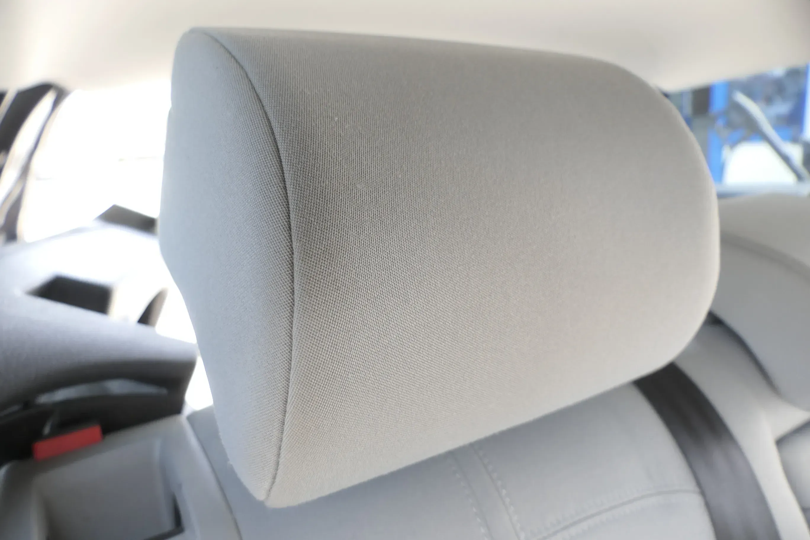 VW Passat 3C Kopfstütze Sitz Sitze hinten rechts oder links grau 3C0885901G 96W - Bild 1