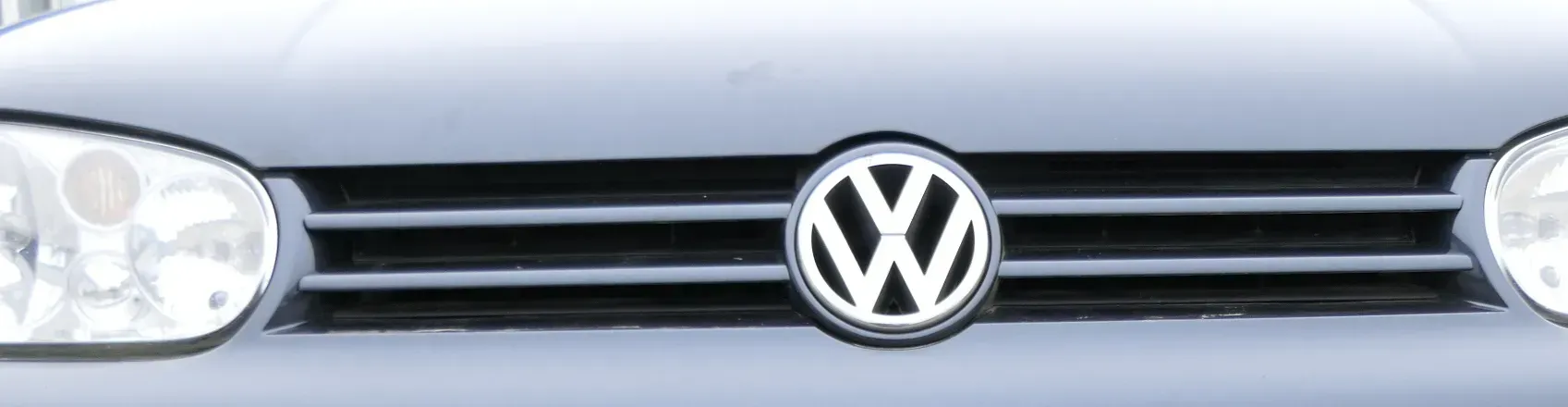 VW Golf 4 Grill Kühlergrill VW Zeichen Logo blau grau LC5F bluegraphit - Bild 1