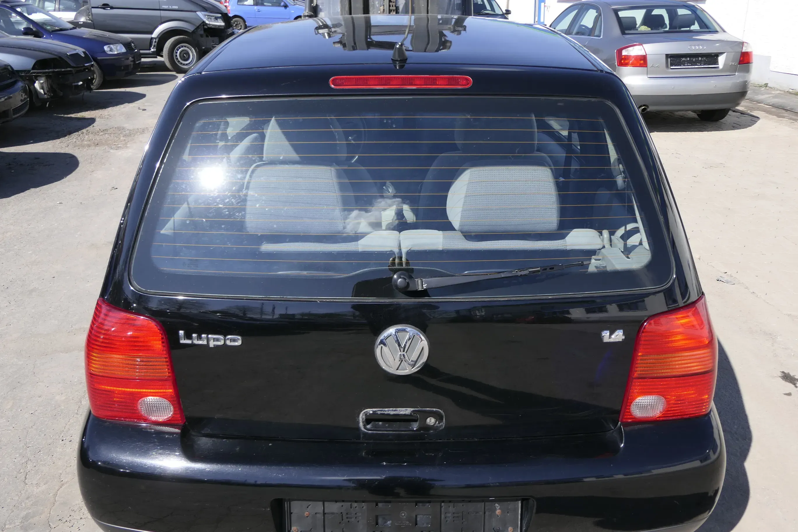 VW Lupo 6X Heckklappe Klappe Kofferraumklappe Scheibe schwarz L041 ohne Anbautei - Bild 1