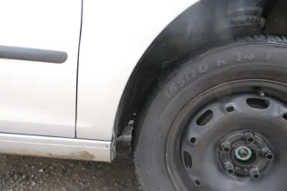 VW Fox 5Z Kotflügel vorne rechts silber LA7W - Bild 5