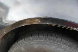VW Golf 4 1J Kotflügel vorne rechts schwarz Rost - Bild 2