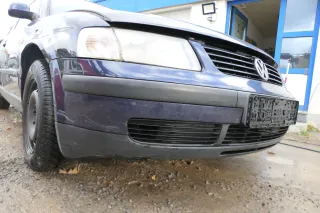 VW Passat 3B Stoßstange vorne Frontstoßstange Stoßfänger blau LN5Y - Bild 3