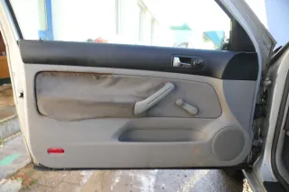 1x VW Golf 4 Türverkleidung Verkleidung Tür vorne links grau 2/3-Türer - Bild 1