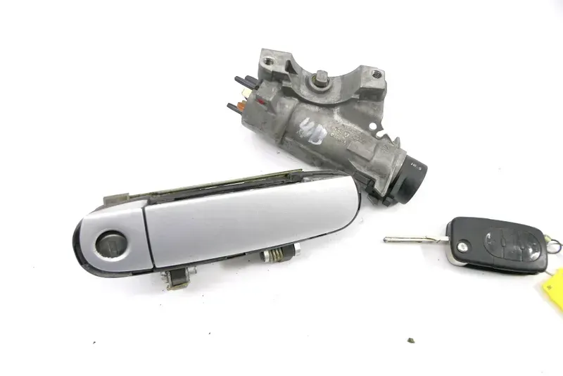 Audi A6 4B Zündschloß Schloß Zündung 1x Schlüssel 4B0905851G +1x Türshloß - Bild 1