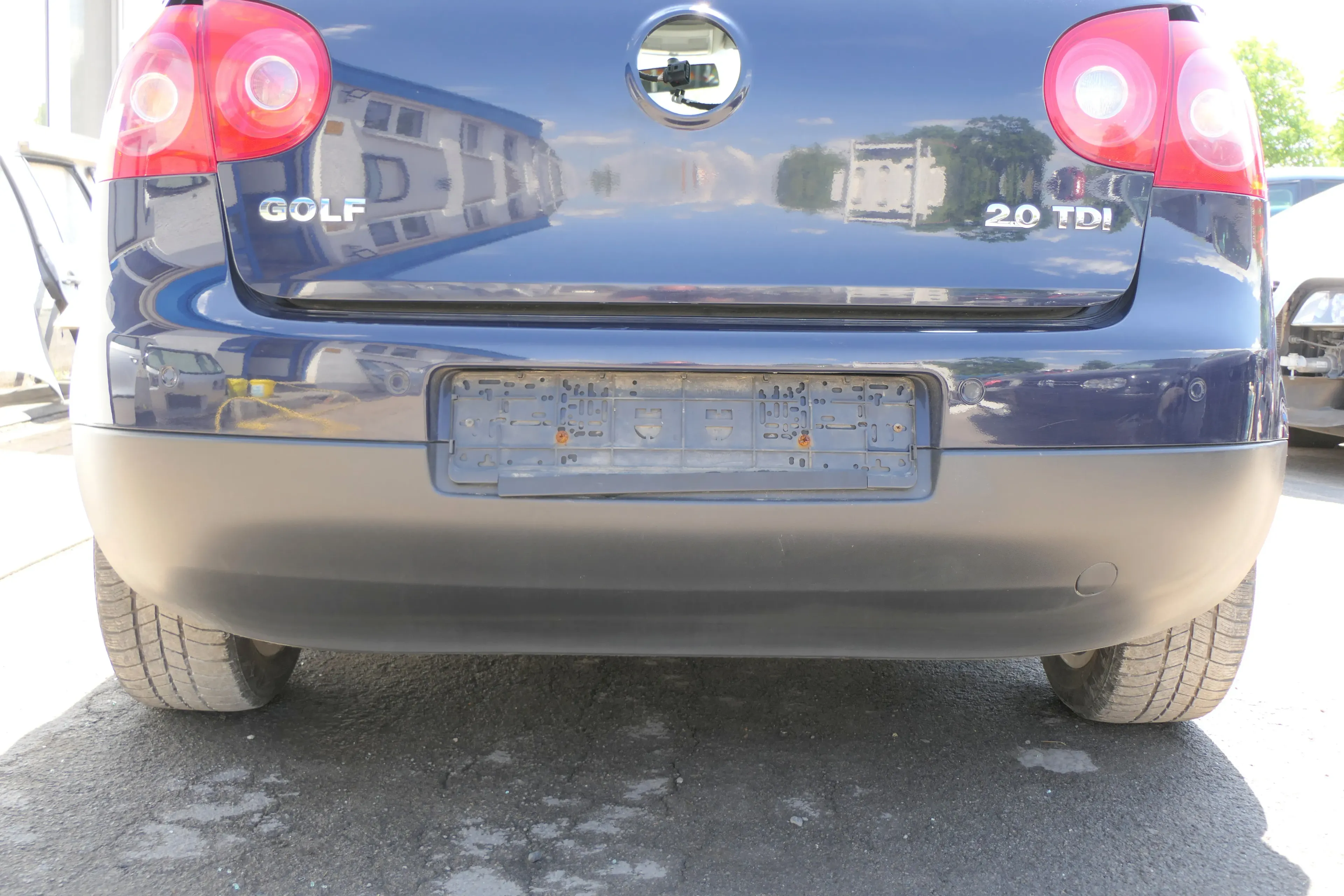 VW Golf 5 1K Limousine Stoßstange hinten Heckstoßstange blau LA5G perlblau PDC - Bild 1