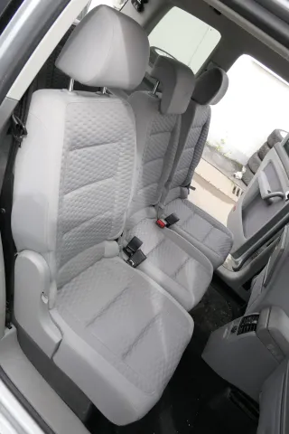 VW Touran Sitz hinten rechts (hintern Beifahrersitz) Rücksitz GRAU Isofix - Bild 1