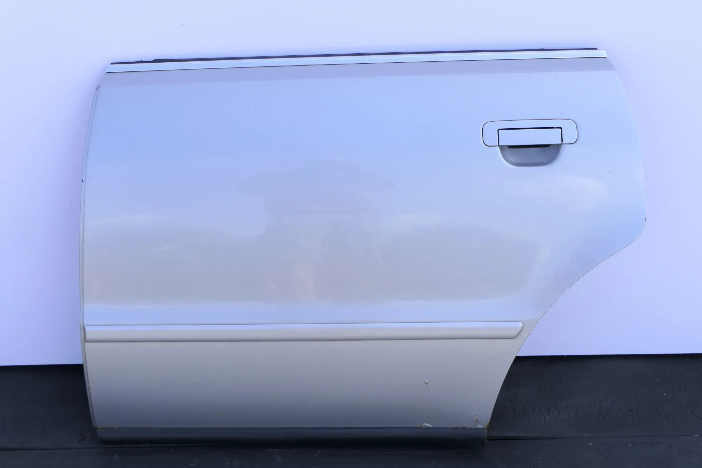 Audi A4 B5 Tür Türblatt hinten links silber grau LY7M Kombi oder Limousine - Bild 1