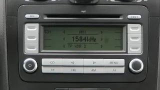 VW Golf 5 Radio CD Player Original RCD300 1K0035186AD MP3 mit Code - Bild 3