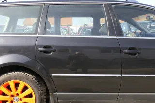 VW Passat 3B 3BG Kombi Variant Tür hinten rechts schwarz LC9Z - Bild 1