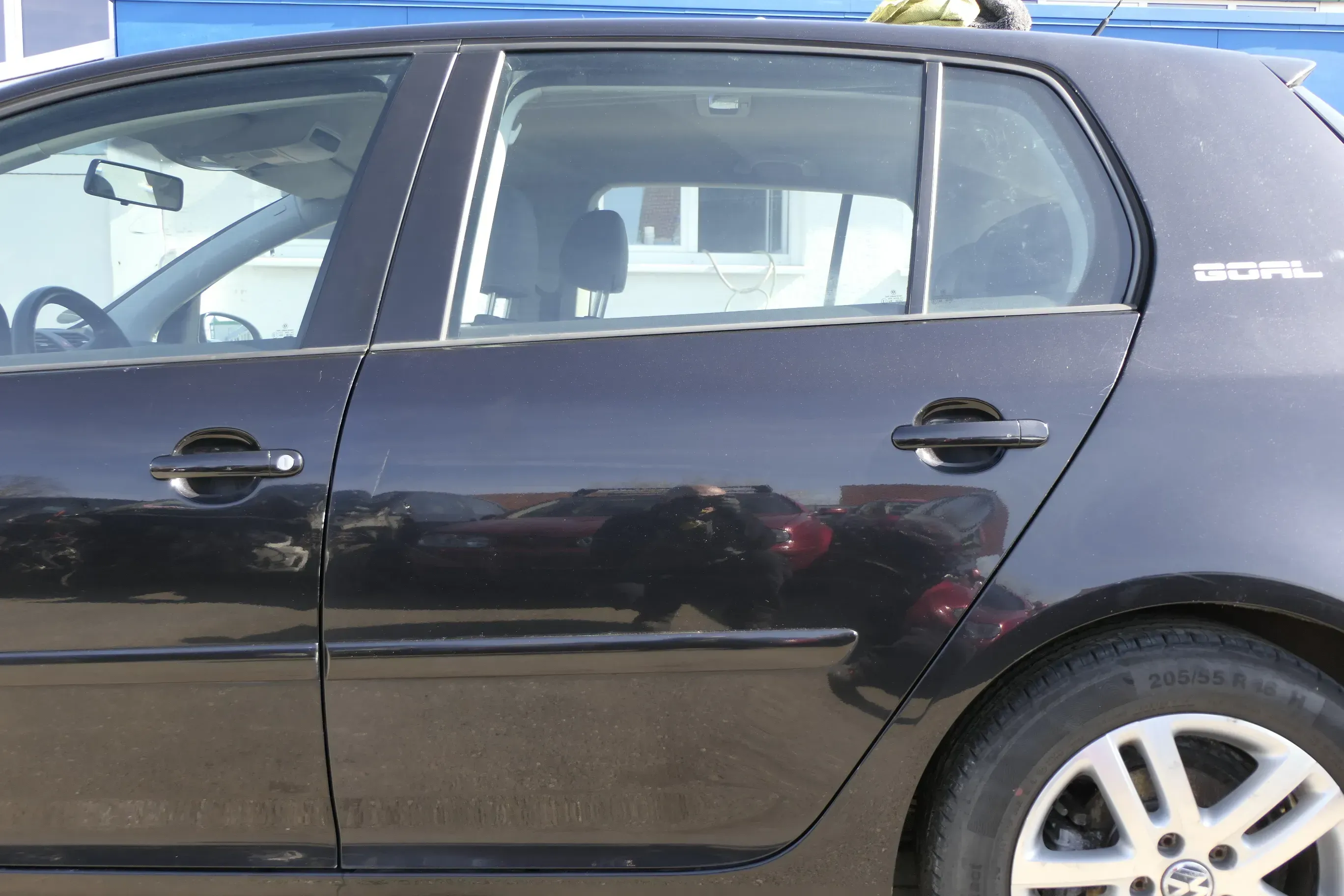 VW Golf 5 V 1K Tür Türrahmen hinten links 4/5-Türer schwarz LC9Z met mit Scheibe - Bild 1
