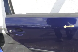 VW Passat 3B 3BG Kombi Variant Tür hinten rechts blau LB5N und Scheibe - Bild 3