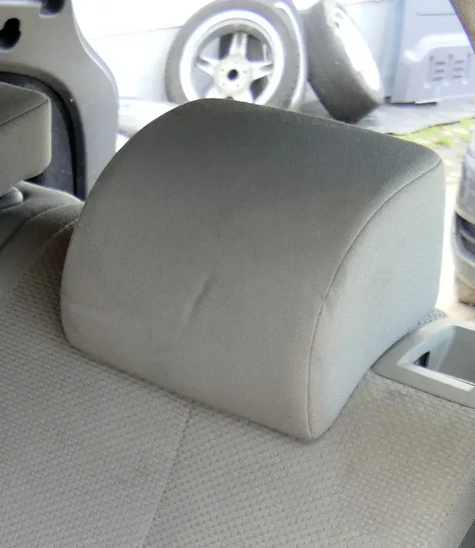VW Passat 3C Kopfstütze Sitz hinten rechts o. links latte macchiato braun - Bild 1
