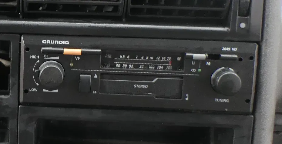 VW Golf 4 T4 Bora Radio Grundig 2049 VD Stereo - Bild 1