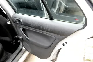 1x VW Golf 4 1J Limousine Türverkleidung Verkleidung Tür hinten rechts schwarz - Bild 2