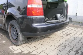 VW Touran 1T Stoßstange hinten Heckstoßstange Stoßfänger schwarz LC9Z - Bild 3