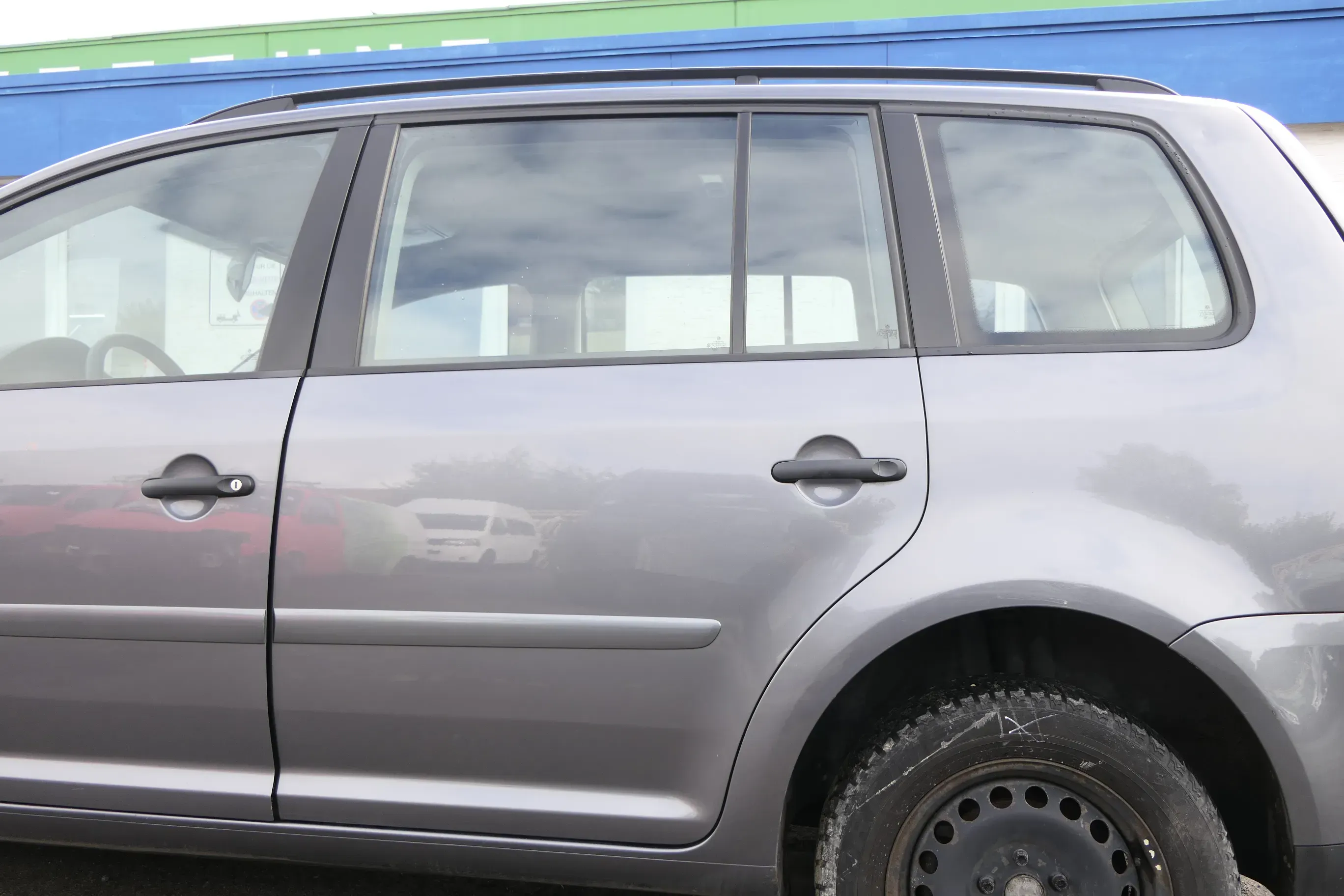VW Touran 1T 1T3 Tür hinten links grau LD7X Cross - Bild 1